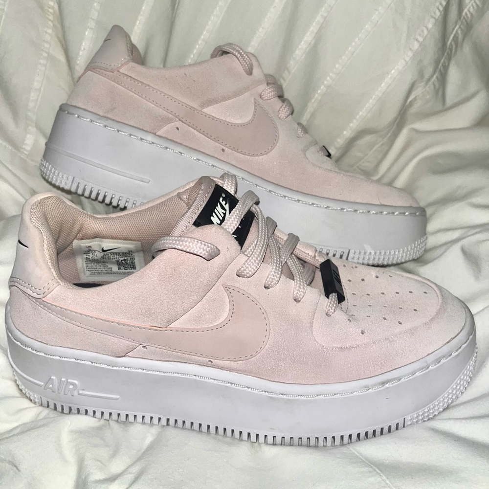 Nike Air Force 1 Sage Sneakers